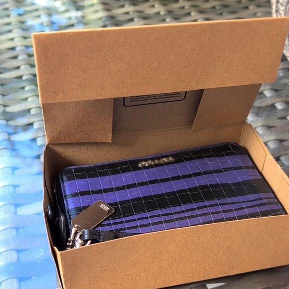 Coach Black and Purple Woven Wallet - Picture 11 of 12